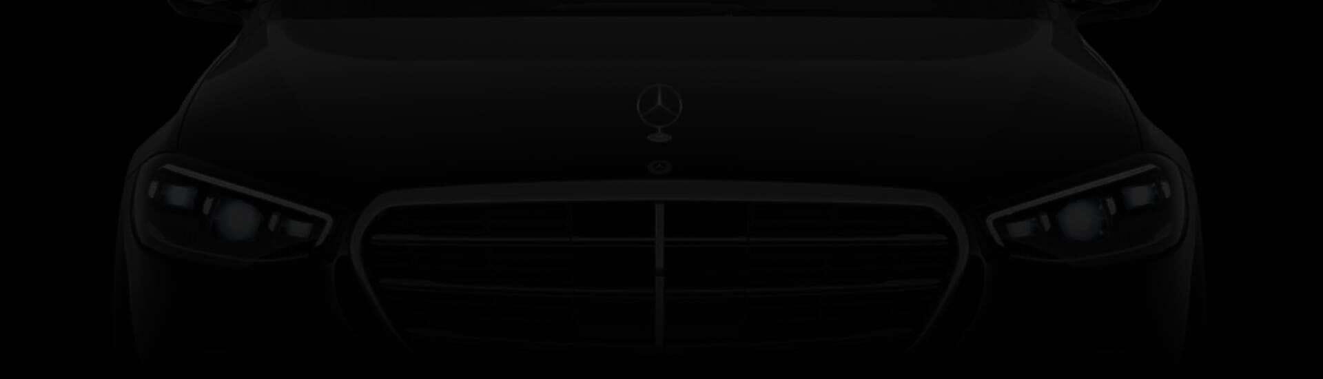 Foto frontale della Mercedes Classe S